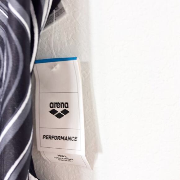 ARENA PERFORMANCE MARBLED WOMEN'S SWIMSUIT CHALLENGE BACK ONE PIECE MAXLIFE 30 - Picture 3 of 8